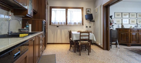 5 rooms House in Vicenza, Italy No. 120426 26