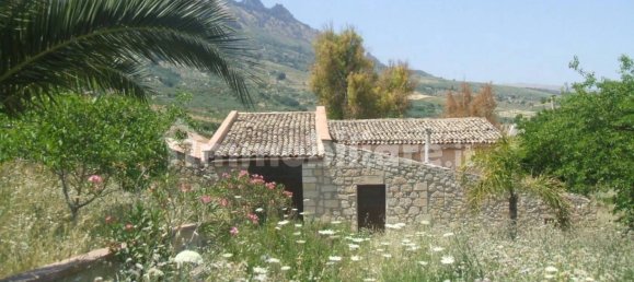 4 bedrooms House in Caltabellotta, Italy No. 301003 4