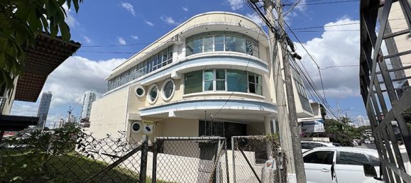 3 bedrooms Land in Panama City, Panama No. 111 3