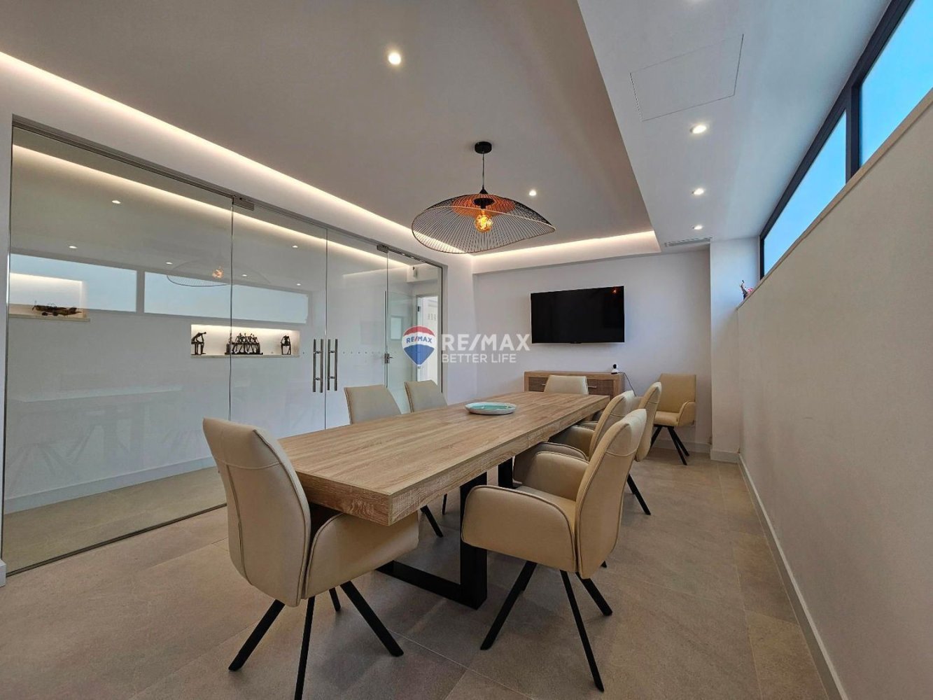 225m² Office in Inca, Spain No. 91445