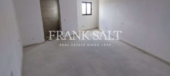 3 bedrooms Apartment in Qormi, Malta No. 2708 4