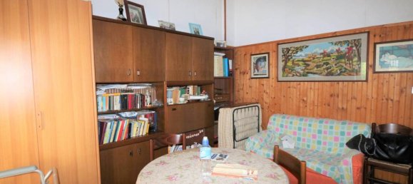 5 rooms Apartment in Genoa, Italy No. 88530 2