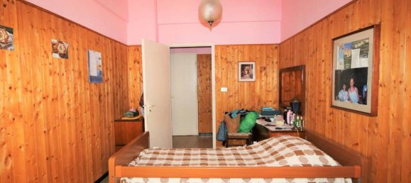 5 rooms Apartment in Genoa, Italy No. 88530 19