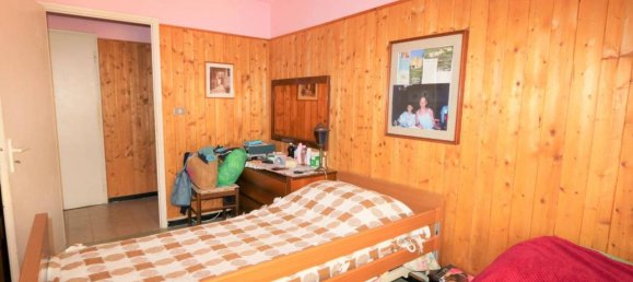 5 rooms Apartment in Genoa, Italy No. 88530 17