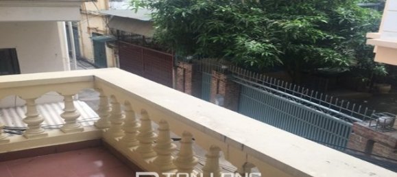 Casa de 3 dormitorios en Tay Ho, Vietnam No. 2349 5