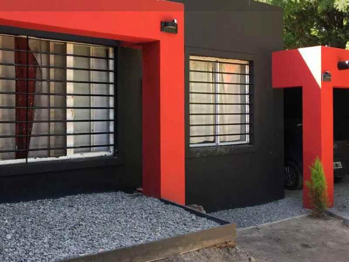 4 bedrooms House in Ituzaingo, Argentina No. 57216