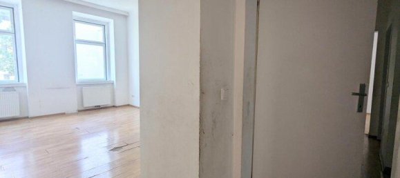 Квартира с 3 комнатами в Зиммеринг, Австрия № 158351 3