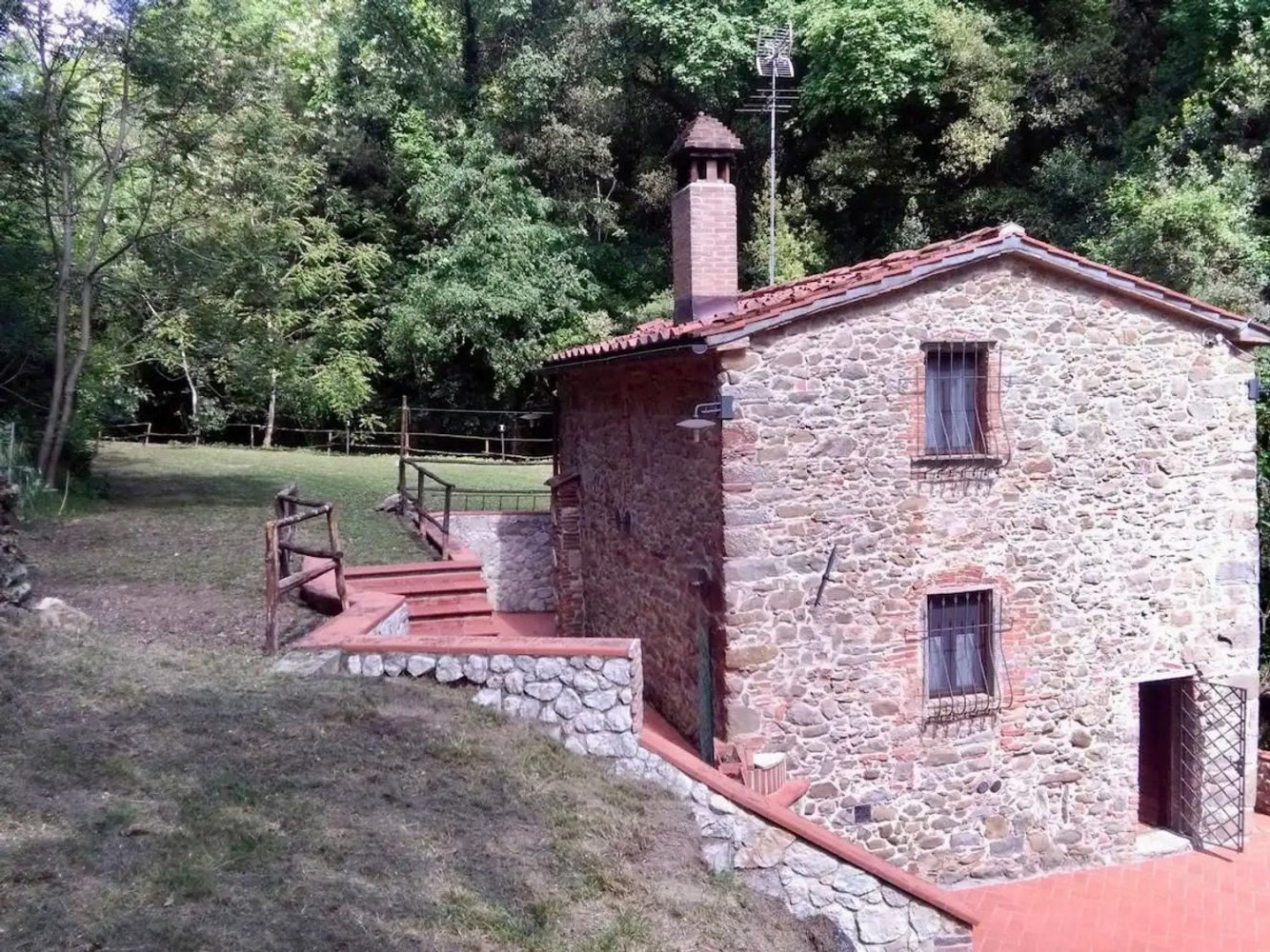 2 bedrooms House in Lamporecchio, Italy No. 344123