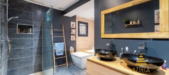 6 bedrooms House in Cambrai, France No. 55339 10