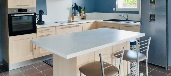 4 bedrooms House in Saint-Germain-du-Puch, France No. 316451 4