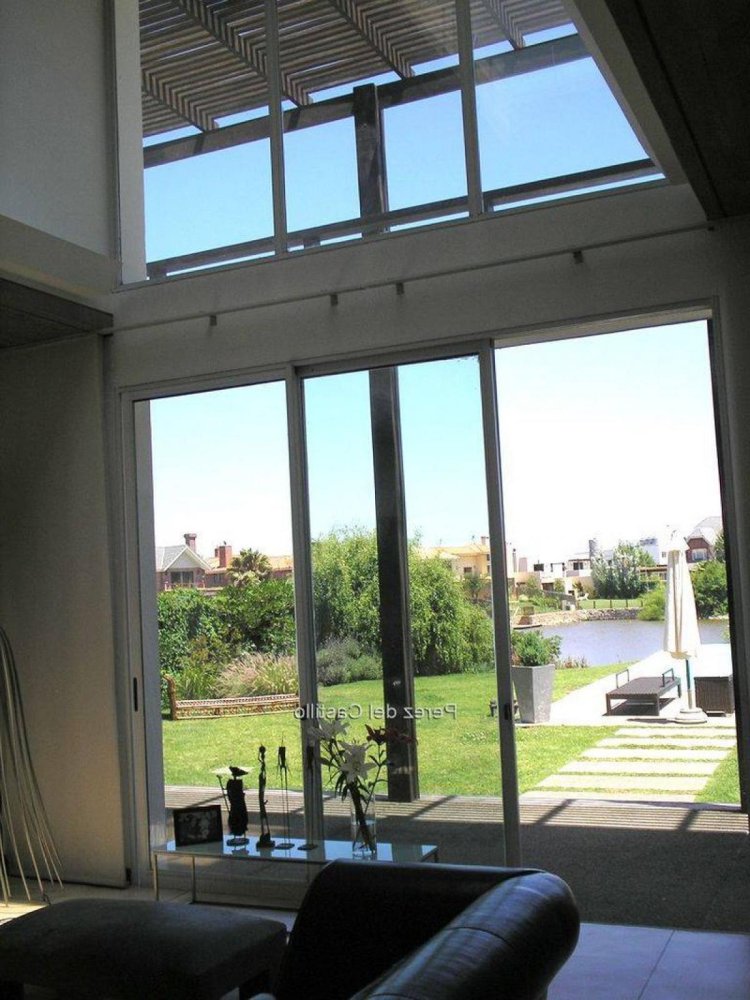 4 bedrooms House in Montevideo, Uruguay No. 10689