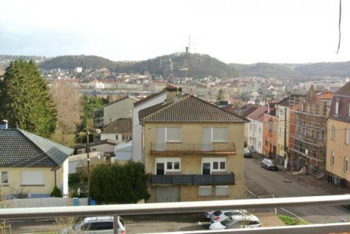 Apartamento de 2 dormitorios en Forbach, France No. 3729