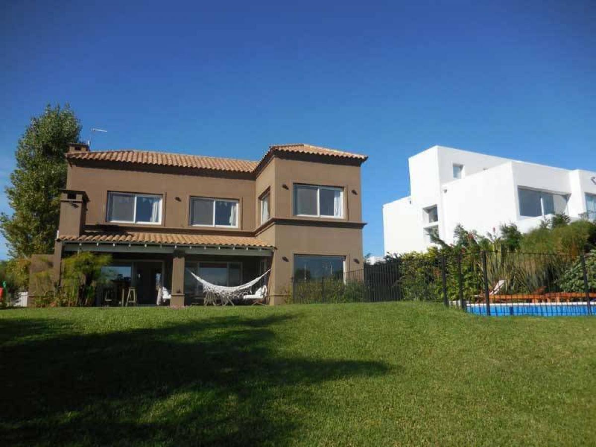 3 bedrooms House in Tigre, Argentina No. 92504