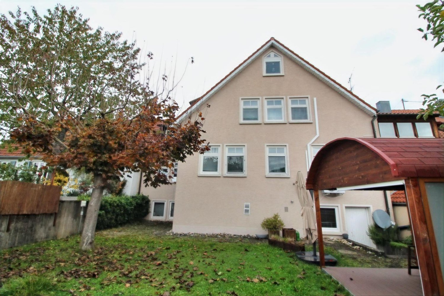 5-Zimmer Gebäude in Reutlingen, Germany, Nr. 62828