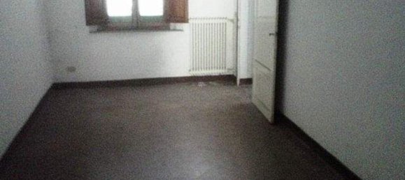 Дом с 16 комнатами в Кастельфранко ди Сотто, Италия № 144990 3