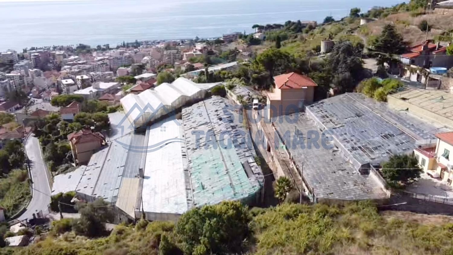 9 rooms Villa in Sanremo, Italy No. 39495