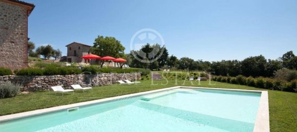 32 rooms House in Montegabbione, Italy No. 172946 6