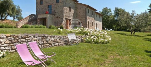 32 rooms House in Montegabbione, Italy No. 172946 3