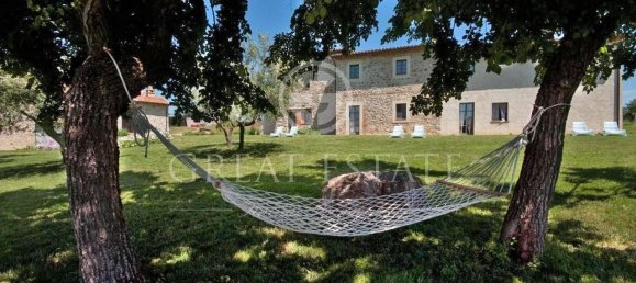 32 rooms House in Montegabbione, Italy No. 172946 8