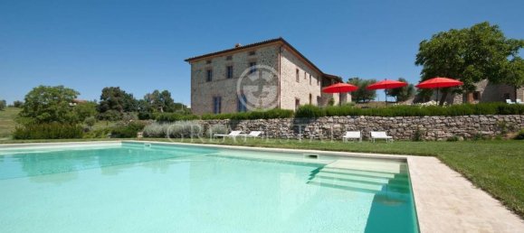 32 rooms House in Montegabbione, Italy No. 172946 4