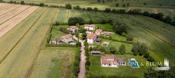 4 bedrooms House in Cortona, Italy No. 53547 35