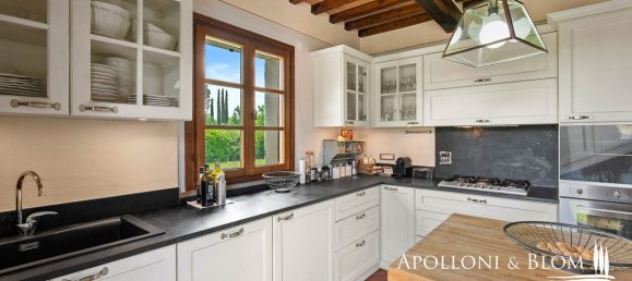 4 bedrooms House in Cortona, Italy No. 53547 14