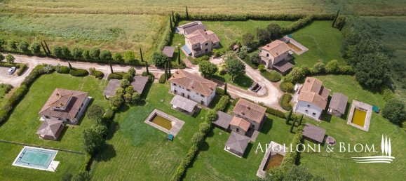 4 bedrooms House in Cortona, Italy No. 53547 33