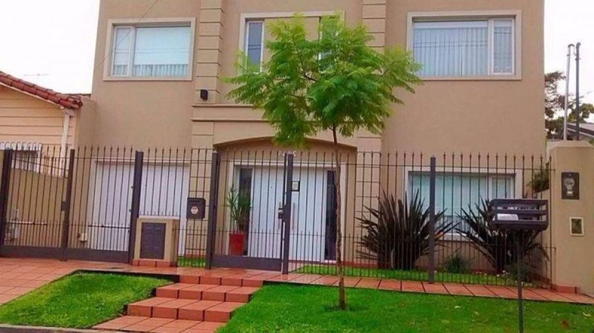 4 bedrooms House in Moron, Argentina No. 4760