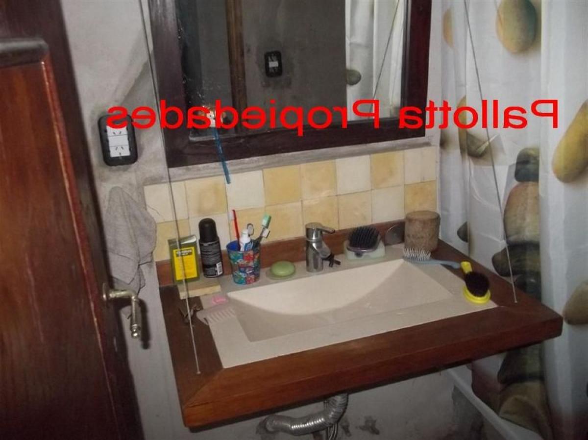 Casa de 2 dormitorios en Escobar, Argentina No. 12019