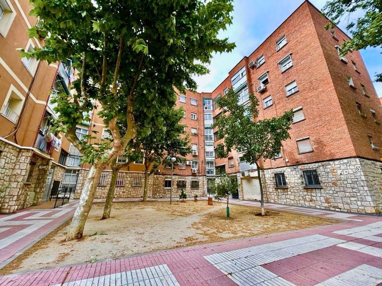 3 bedrooms Apartment in Madrid, Spain No. 172922
