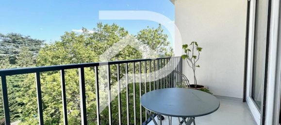 3 bedrooms Apartment in Orleans, France No. 332967 2