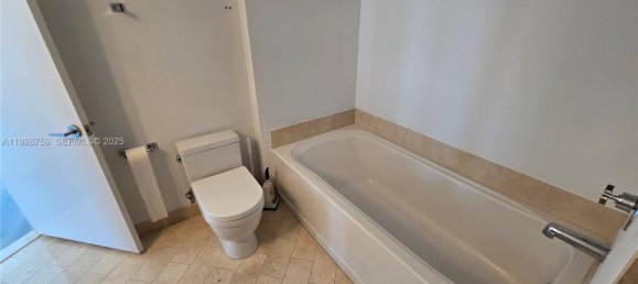 2 dormitorios propiedad comercial en venta en Miami, Miami-Dade, Florida, USA № 614568 10