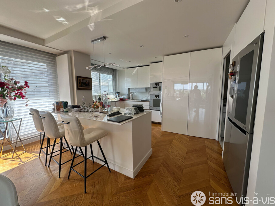 Apartamento de 2 dormitorios en Puteaux, France No. 317923