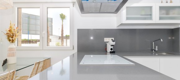 3 bedrooms Townhouse in Los Balcones, Spain No. 8634 13