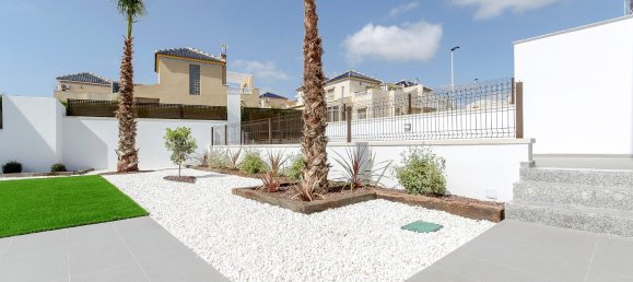 3 bedrooms Townhouse in Los Balcones, Spain No. 8634 3