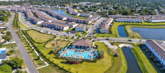 3 dormitorios dúplex en venta en Miami, Miami-Dade, Florida, USA № 615918 10