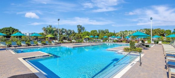 3 dormitorios dúplex en venta en Miami, Miami-Dade, Florida, USA № 615918 12