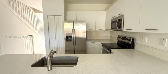 3 dormitorios dúplex en venta en Miami, Miami-Dade, Florida, USA № 615918 20
