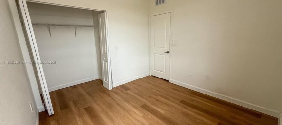 3 dormitorios dúplex en venta en Miami, Miami-Dade, Florida, USA № 615918 6