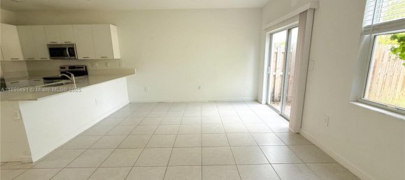 3 dormitorios dúplex en venta en Miami, Miami-Dade, Florida, USA № 615918 18