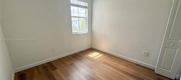 3 dormitorios dúplex en venta en Miami, Miami-Dade, Florida, USA № 615918 16