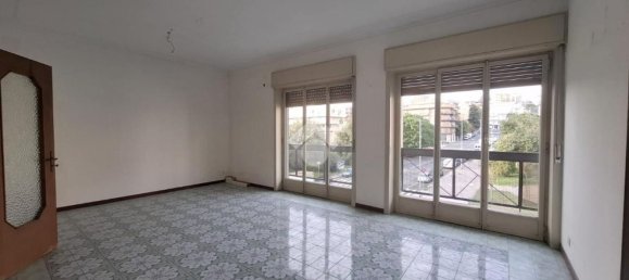 5 rooms Apartment in Catania, Italy No. 49912 2