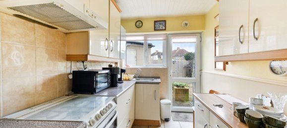 3 Schlafzimmer Haus in Feltham, United Kingdom, Nr. 9804 9