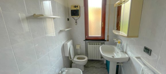 4 rooms Apartment in Savona, Italy No. 74344 18
