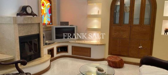 3 bedrooms House in Manikata, Malta No. 7885 5