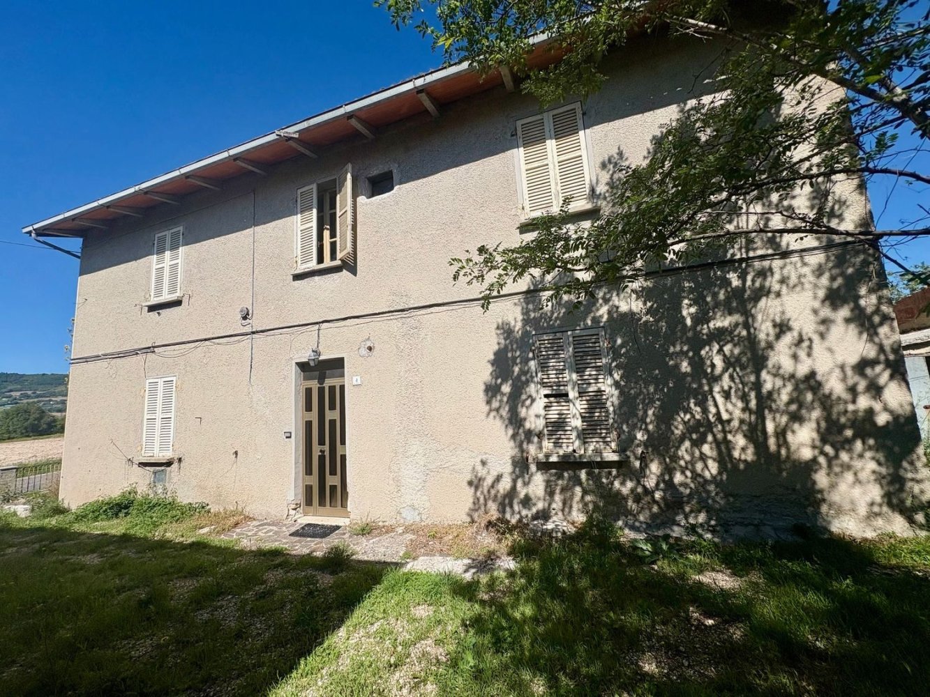 10 bedrooms House in Gualdo Tadino, Italy No. 380410