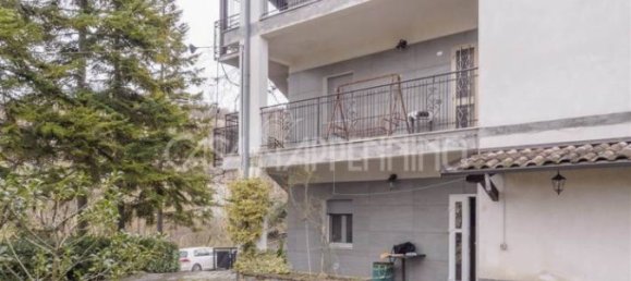 6 bedrooms Villa in Toano, Italy No. 171921 4