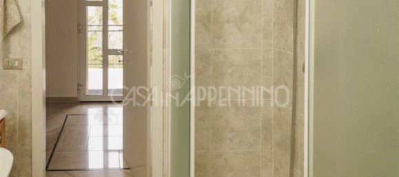 6 bedrooms Villa in Toano, Italy No. 171921 37