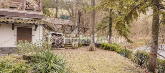 6 bedrooms Villa in Toano, Italy No. 171921 40