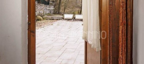 6 bedrooms Villa in Toano, Italy No. 171921 15